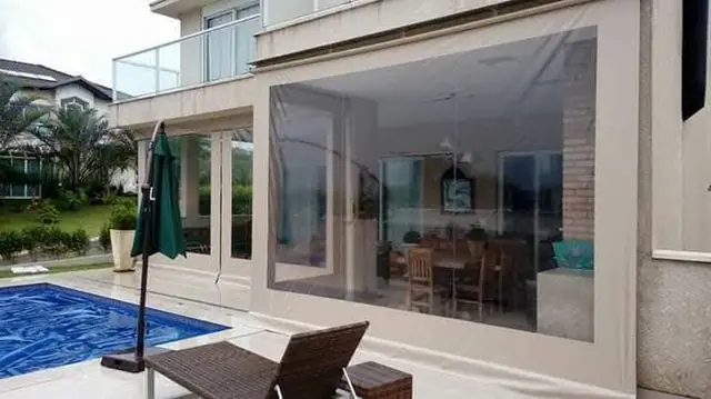 Toldo cortina em lona cristal na área da piscina em São Paulo